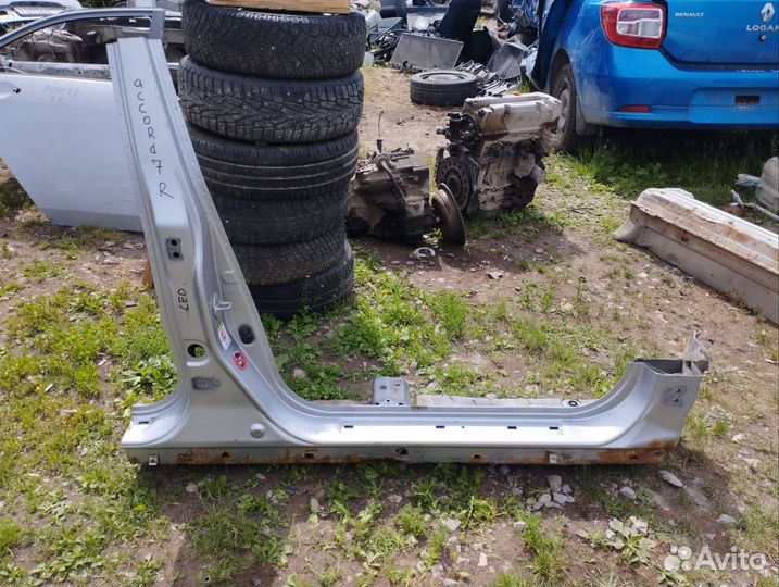 Правый порог со стойкой Honda Accord 7