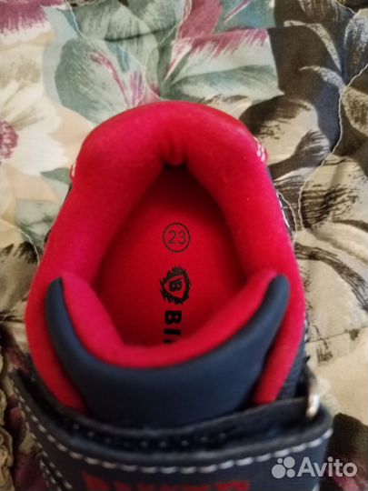 Кроссовки детские