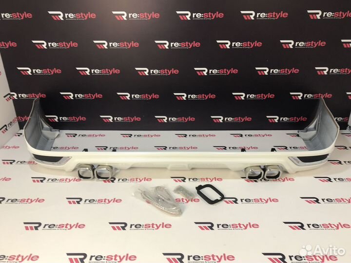 Губа задняя Toyota Land Cruiser 200 3м U376