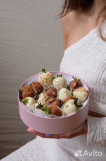 Боксы из клубники в шоколаде