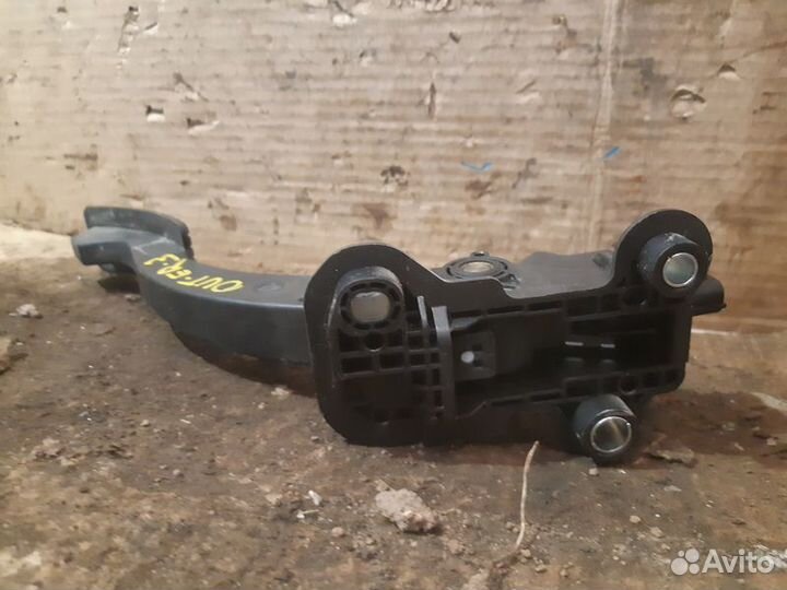 Педаль газа Mitsubishi Outlander 3