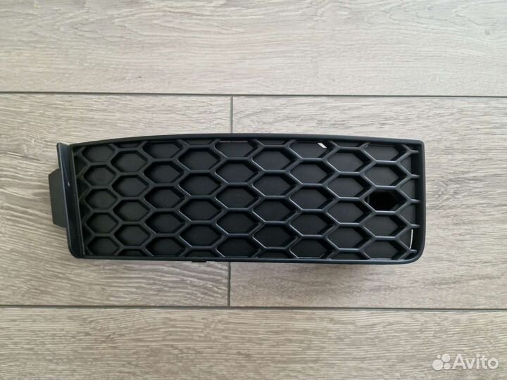 Решётка бампера правая Audi TT (2003-2006) Новая