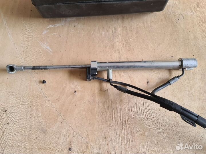 Доводчик багажника Mercedes W221