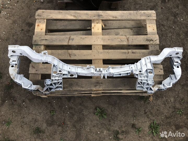 Передняя панель (телевизор) от Форд Фокус 3