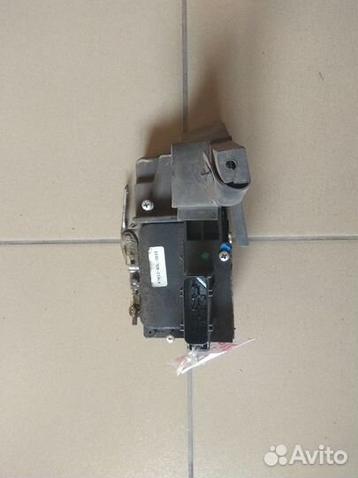 Ford Fiesta Замок двери задней правой