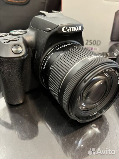 Зеркальный фотоаппарат