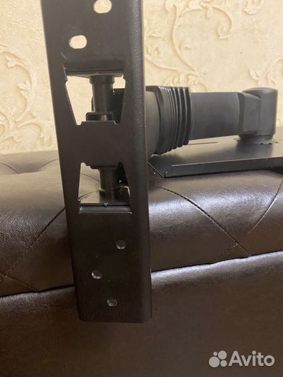 Кронштейн полка для телевизора на стену