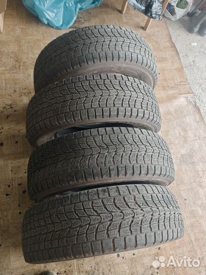 Dunlop Grandtrek SJ6 215/70 R16 99Q