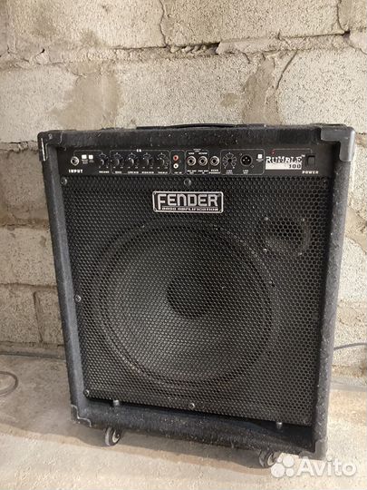 Басовый комбоусилитель fender 100Вт