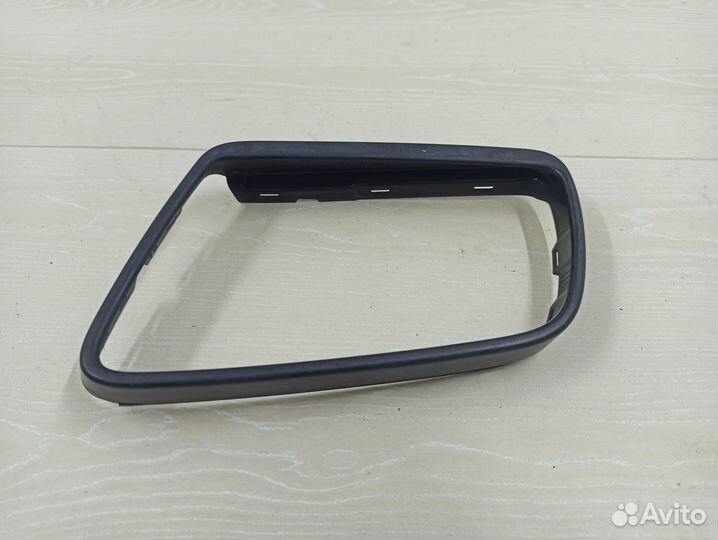 Рамка зеркала левая BMW 5-серия E60 E61