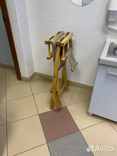 Стул для визажиста складной