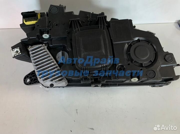 Фара головная правая Вольво FH4 FM4 22239217