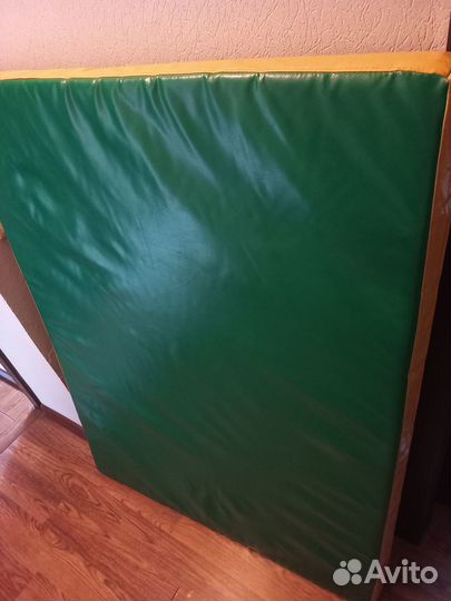 Детская спортивная стенка и мат спортивный