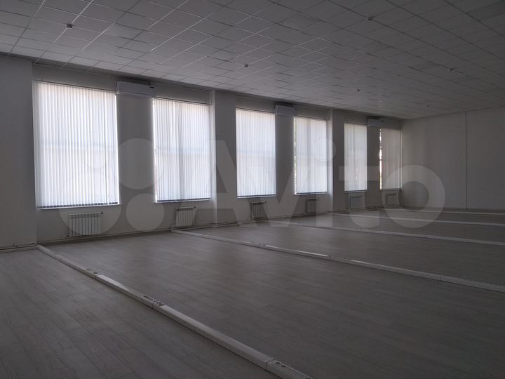 Офис, 585 м²