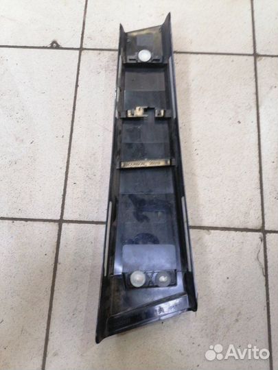 Накладка средней стойки наружняя правая Citroen C4