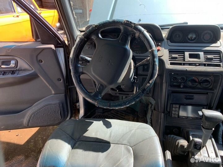 В разборе Митсубиси Паджеро 2