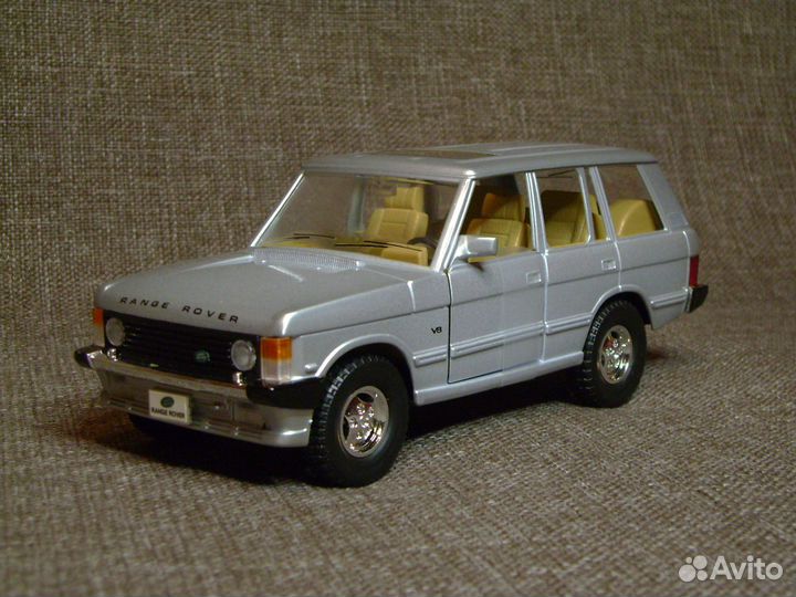 Range rover Urban 44WD 1:24 RoadSignature Yat Ming