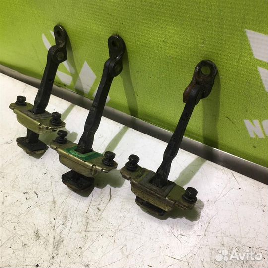 Ограничитель двери Хендай Элантра 3