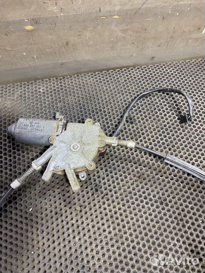 Стеклоподьемник передний левый Ауди 80 B4 Audi