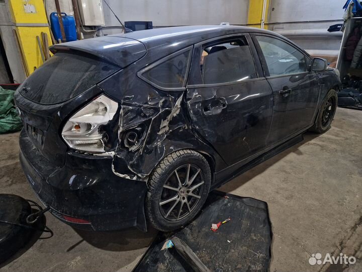 В разборе Ford Focus 3 хетчбек 2.0л PowerShift