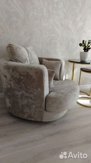 Продам кресло, крутится, год использования