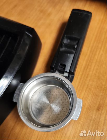 Кофеварка рожковая Delonghi EC145