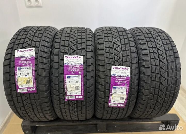 Tourador Winter Pro TSS1 235/50 R18 33T