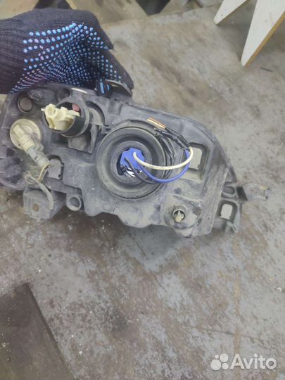 Фара передняя левая Renault Logan 1