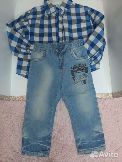 Рубашка и джинсы