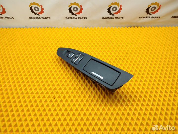 Блок управления стеклоподъемниками задний правый