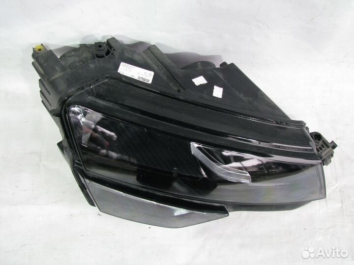 Skoda Karoq фара передняя правая 2017+