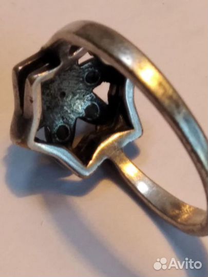 Кольцо с фианитами. Jenavi