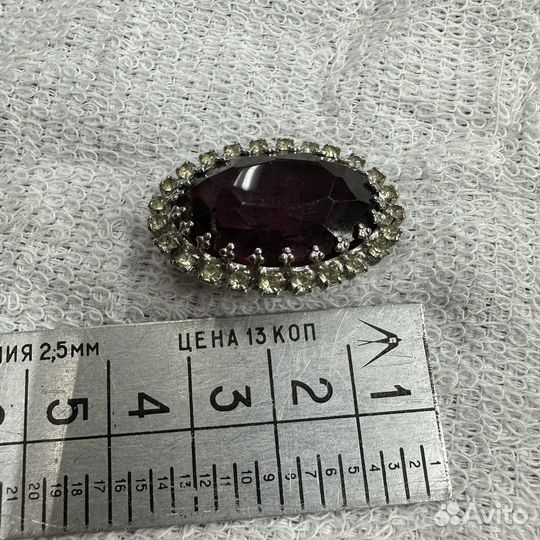 Винтажная брошь СССР с большим камнем (сзр)