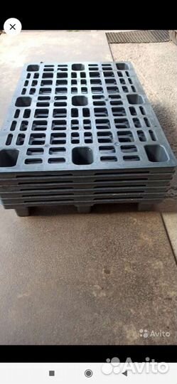 Паллеты пластиковые бу