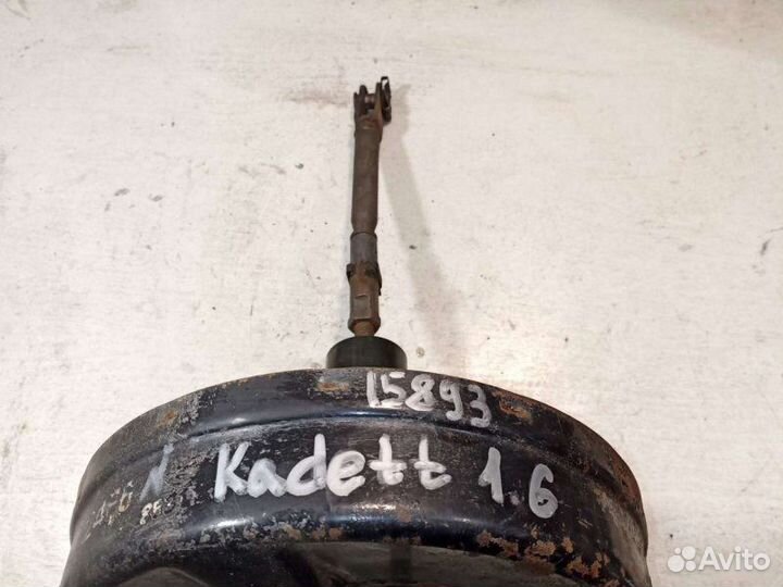 Вакуумник Opel Kadett хетчбек 1.6I 1989