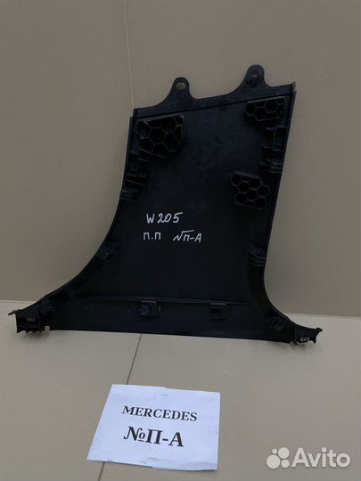 Накладка средней стойки Mercedes W205