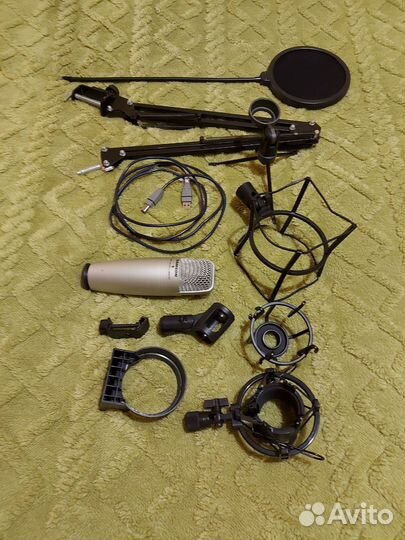 Студийный микрофон