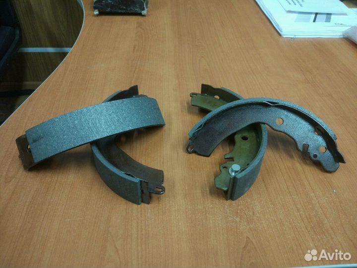 Тормозные колотки барабанные опсалютно новые