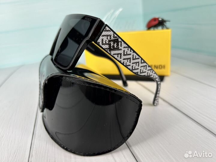 Солнцезащитные очки женские брендовые fendi новые