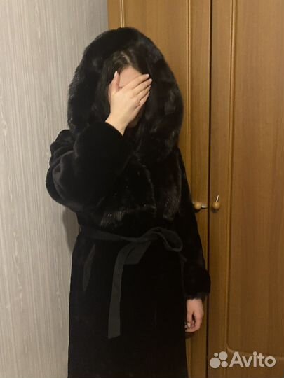 Мутоновая шуба (грудь и край копюшона норка)