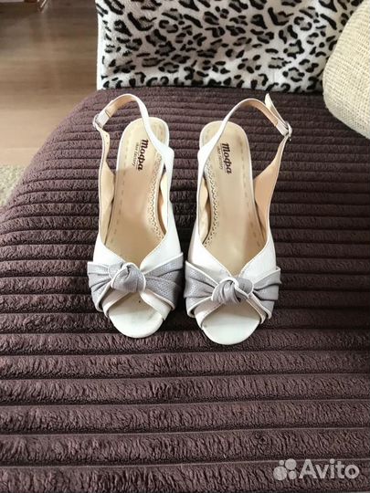 Босоножки 38