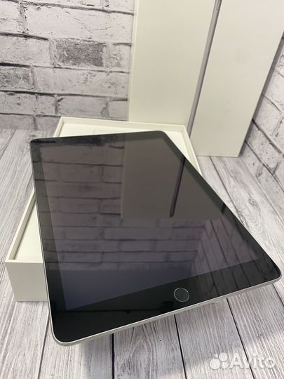 Планшет iPad 5 поколения 128гб