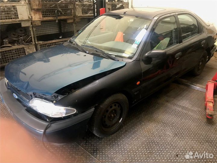 Разбор на запчасти Ford Mondeo 1 1993-1996