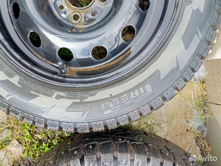 Pirelli Ice Zero 175/65 R14 82T