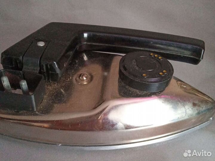 Утюг дорожный