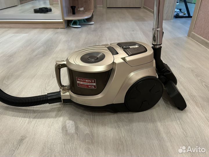 Пылесос polaris PVC 2031 RUS циклонный