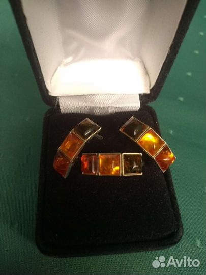 Гарнитур с янтарём