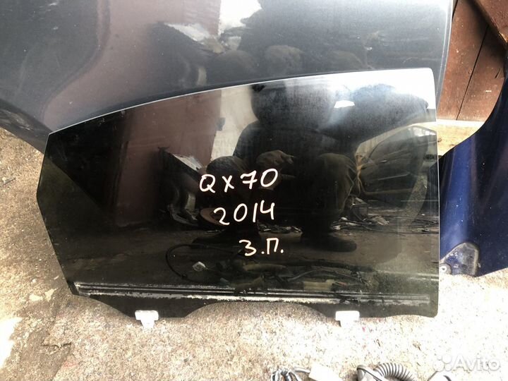 Стекло двери Infiniti QX70
