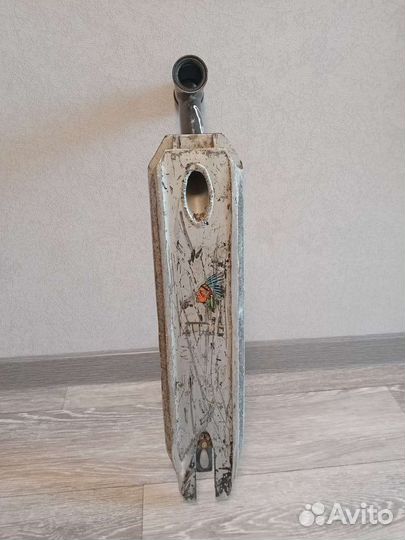 Дека на трюковой самокат