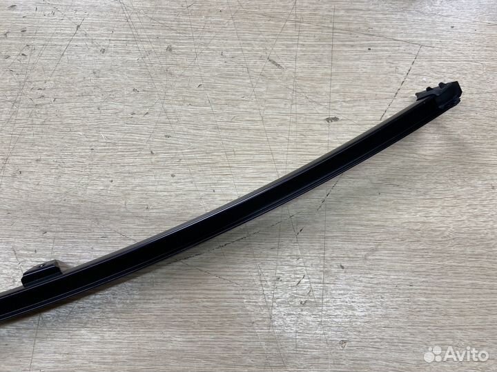 Направляющая стекла задняя левая Toyota Camrу 75